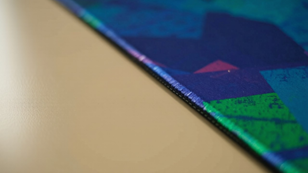 Glitch - Texture Deskmat