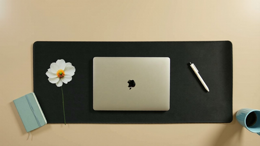 Stark Petal - Minimalistic Deskmat